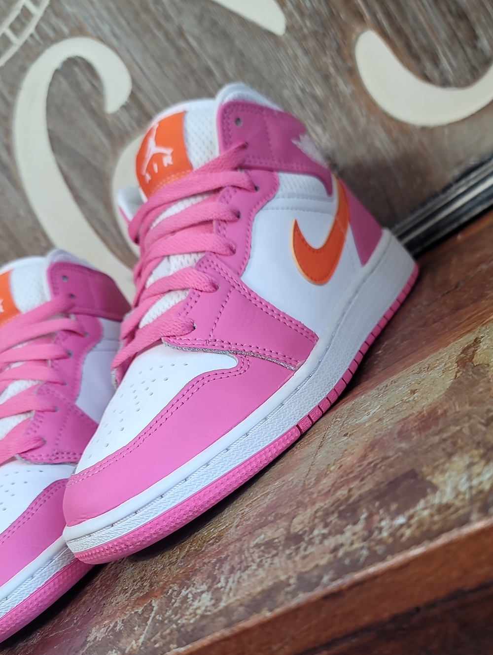 🔥🔥 Nike Air Jordan 1 Mid Retro 'Pinksicle Orange' Wmns 5.5, Good/Like New - Picture 6 of 16